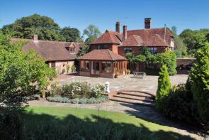 Thorneyfold Farm, White Horse Road, Hailsham BN27 4QY