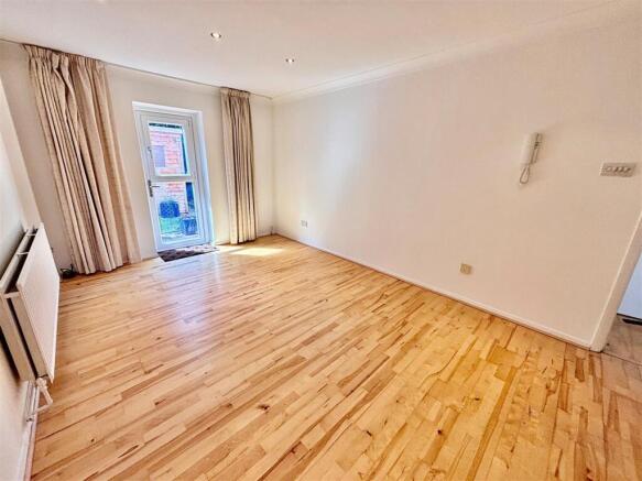 living room 1.jpg