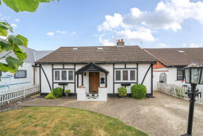 13, Willow Avenue, Uxbridge UB9 4AG