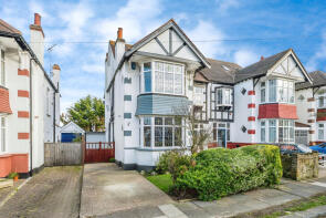 7, Aberdeen Gardens, Leigh-on-sea SS9 3RH