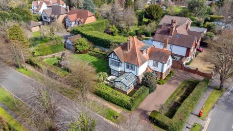 Latchmoor Grove, Gerrards Cross, SL9