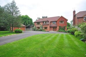 Crispins, Butts Green, Romsey SO51 0JJ