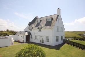 Lanhydrock, Waterbeach Hotel, Treyarnon Bay, Padstow PL28 8JW