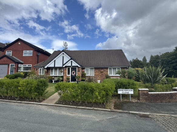 4 bed detached bungalow for sale Danesbrook Close