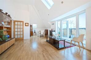 Flat 11, 130 Holywell Lodge, The Ridgeway, Enfield EN2 8JN