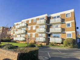 5, 4 6 Gratton Court, Cooden Drive, Bexhill-on-sea TN39 3AT