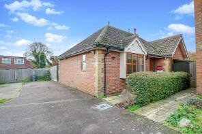 19, Wheatfields, Rochford SS4 2BT