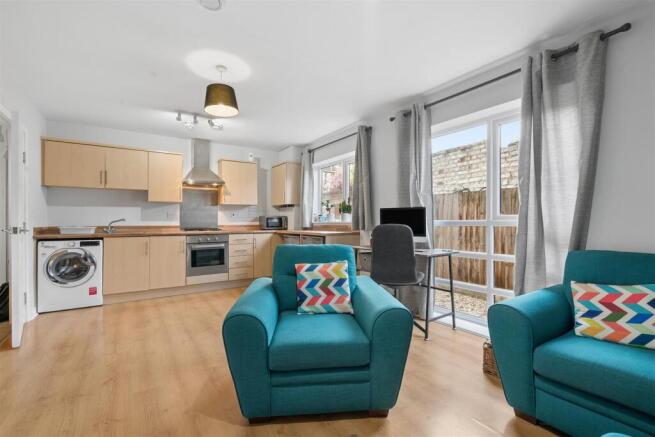 Flat 1 5 Recovery Street, London, SW17 reception 1