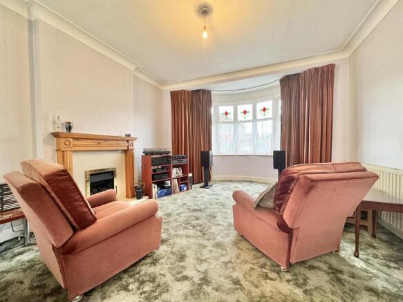 3 Bedroom House for Sale In N21