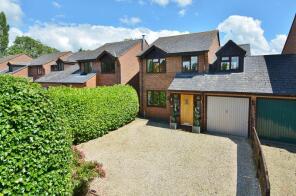 33, Clifden Road, Aylesbury HP18 9JR