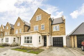 46, Roper Crescent, Sunbury-on-thames TW16 5BA