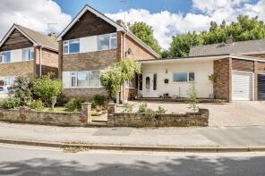 4, Pear Tree Lane, Newbury RG14 2LX