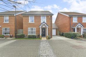 19, Rowan Way, Bracklesham Bay, Chichester PO20 8FA