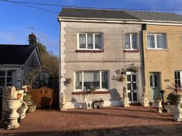 Brynamlwg, Thornhill Road, Cwmgwili, Llanelli SA14 6PT