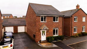 14, Murcott End, Burntwood WS7 3RE