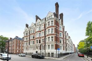 17, Ridgmount Gardens, London WC1E 7AR