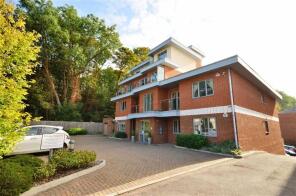 Flat 3, Churleswood Court, Shire Lane, Rickmansworth WD3 5NH