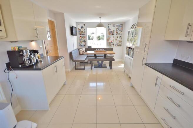 KITCHEN/DINER