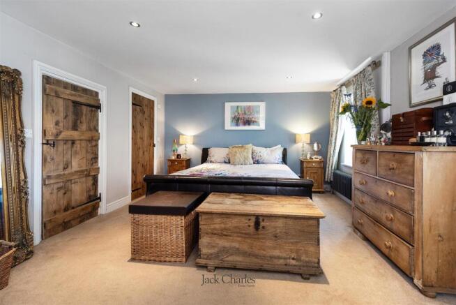 4 Bank Farm Cottages, TN11 0PB  013.jpg