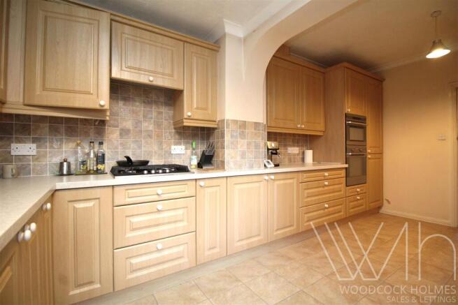 kitchen 2 .JPG