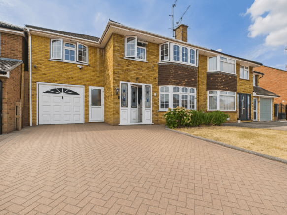 4 bed semi-detached house for sale Caldbeck Drive