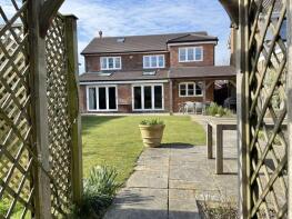 12, Foxwells, Haywards Heath RH17 6LZ