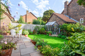 12, Long Barrow Close, Winchester SO21 3ED