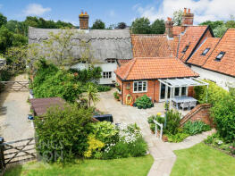 Sunnyside, The Common, Fritton NR15 2QS