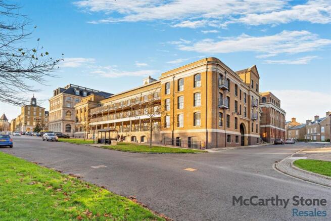 Bowes Lyon Court