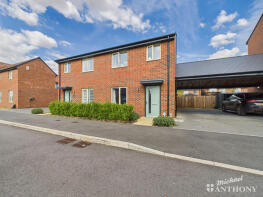 2, Saro Mews, Aylesbury HP22 3AY