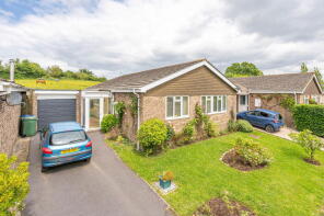 17, Vale Leaze, Chippenham SN15 5JS