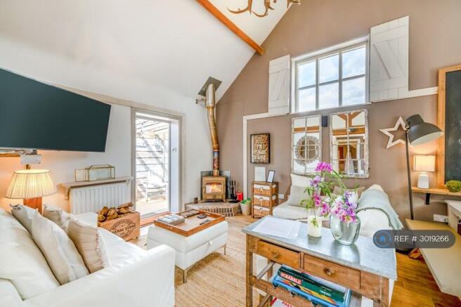 2 Bed Barn For Short Term Lets