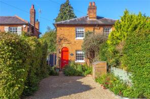 1, Fir Tree Cottages, Burchetts Green Road, Burchetts Green, Maidenhead SL6 6QZ