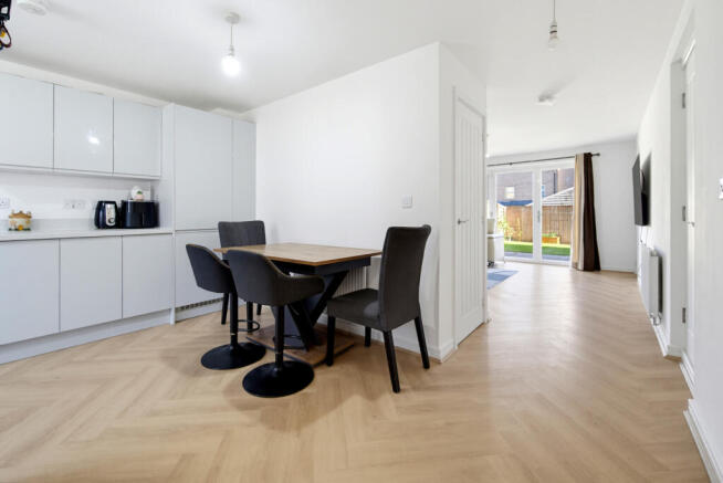 Kitchen / Dining
