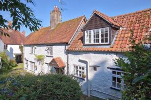 Queens Head Mews, High Street, Salisbury SP3 6DR
