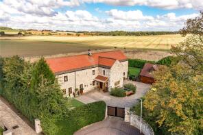 8 Threshers Barn, Old Hall Court, Burton Salmon, Leeds LS25 5GZ