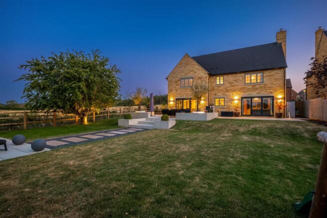 11 Haddon Fields 2483-4.jpg