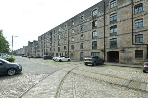 102/75 Commercial Street, Edinburgh, EH6 6LT