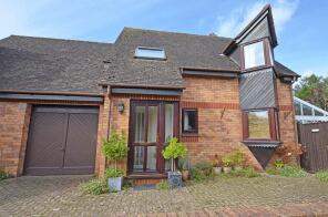5, Woodland Court, Truro TR1 1XT