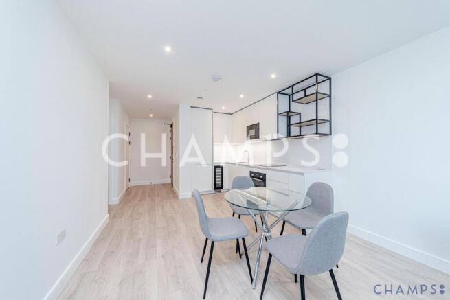 Brand New 2-Bedroom Canal-Side Apartment with Par