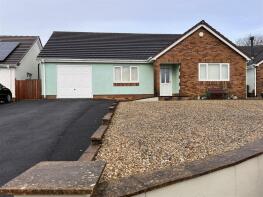 53, Delfryn, Ammanford SA18 3TT