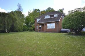 Eastridge, A40 From Lobstock House To Solomons Tump Junction, Gloucester GL19 3EF