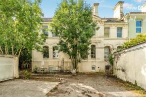 Flat 3, 154, Mannamead Road, Plymouth PL3 5QL