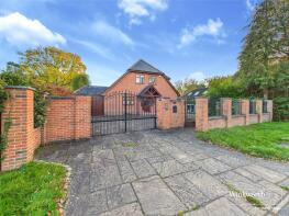 Pickhurst, Shortheath Lane, Sulhamstead, Reading RG7 4EQ