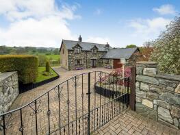 Is Y Bryn, Bryn Eithin, Bala LL23 7LG