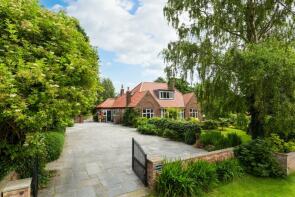 Woodlands, Roecliffe Village, York YO51 9LY