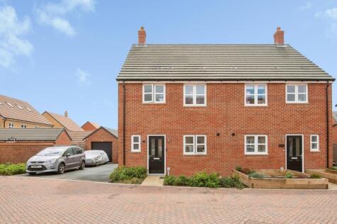 Binyon Gardens, Stotfold, Hitchin, Bedfordshire, SG5