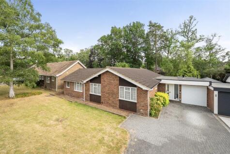 Parkway, Crowthorne, Berkshire, RG45 6EN