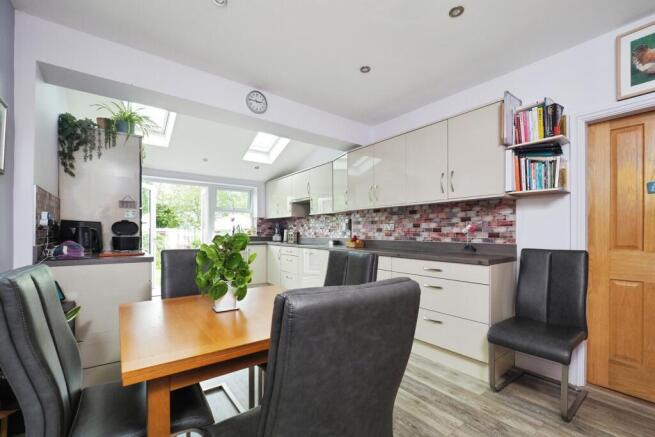 Dining/Kitchen
