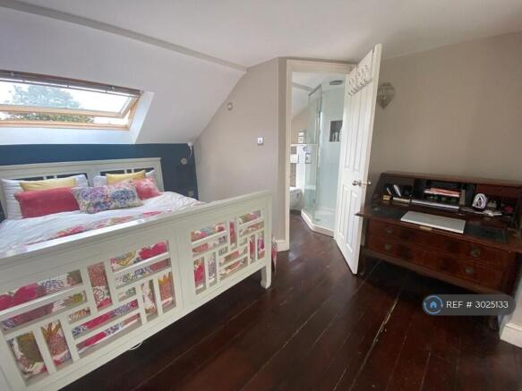 Loft Bedroom With Ensuite Bathroom And Study Nook